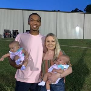 Meet your Posher, Abigail